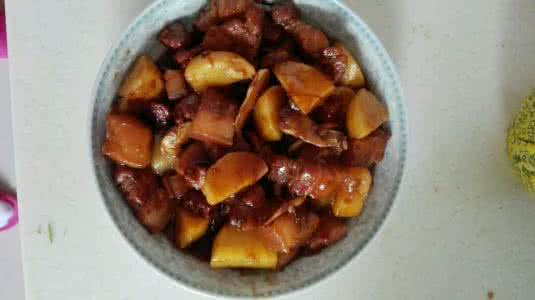 啤酒红烧肉 手把手教会你做啤酒红烧肉,肥而不腻口感好一顿就能吃1斤