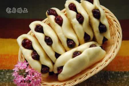 枣花馍 老妈自创枣馍馍做法，也是很多男人的下酒菜，比蛋糕好吃百倍！