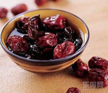 红枣木耳汤有什么作用 红枣木耳汤有什么作用 红枣的作用到底有那些呢