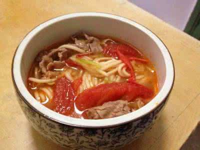 番茄汤乌冬面的做法 番茄牛肉乌冬面的做法 牛肉乌冬面的做法
