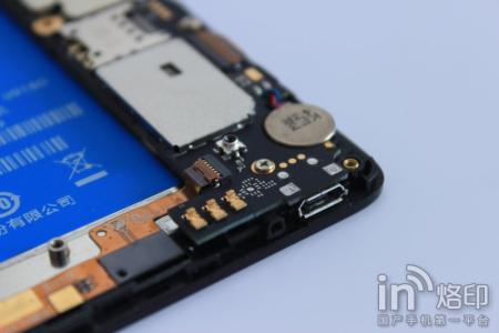 中兴红牛v5刷机包 中兴红牛v5拆机视频 中兴红牛手机做工质量怎么样 中兴红牛V5拆机图文评测教程