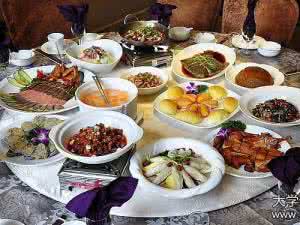 北方的年夜饭吃什么 北方年夜饭必须吃什么？