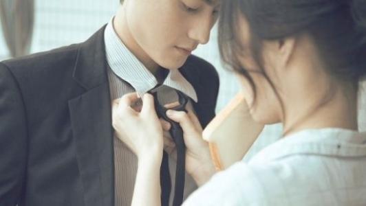 男人叉女人性动作图 女人最吸引男人的八个瞬间动作