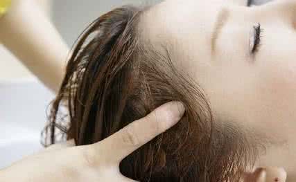 桑叶洗头能治脱发吗 秋季这样洗头不脱发