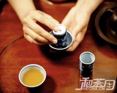 喝剩下的茶叶 喝剩下的茶叶不要扔,留着有大用处