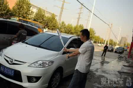 愤青砸车被撞死 遭遇愤青砸车该怎么办 遭遇肋骨骨折该怎么办