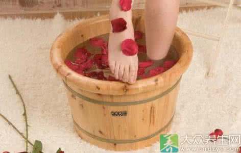 中草药治脚气真菌偏方 泡脚放中药治脚气