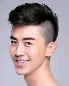 男士另类发型 好看的男生发型图片 好看的男生发型图片 展示男士另类个性最特别的他