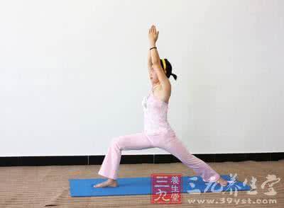 缓解痛经瑜伽 瑜伽常识 缓解痛经及减肥的瑜伽动作