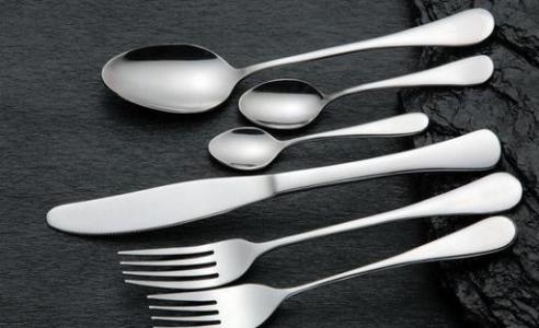 400不锈钢能做餐具吗 让旧的不锈钢餐具恢复光洁的方法