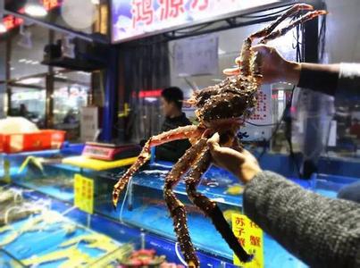 赛车主题餐厅 发现一间酷炫赛车主题餐厅，海鲜样样“扎扎跳”，现点现烤爽到冇朋友！