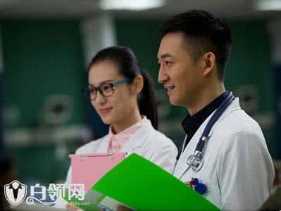 男女关系啪啪啦动态图 情感医生告诉你在男女关系中的借钱问题 