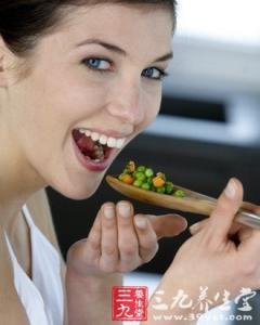 口臭如何祛除 冬季养生食疗方 上班族养生 6款食疗方祛除口臭