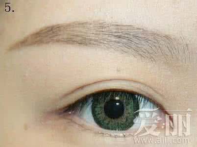 如何画出自然的眉毛 如何画出自然又对称的眉毛