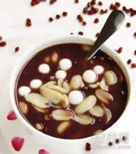 丰胸食物食谱 丰胸食谱大全及做法 吃什么可以丰胸？丰胸食物与食谱推荐