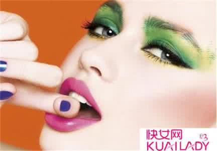 儿童舞台妆眼影画法 如何画好舞台妆_你学会了吗