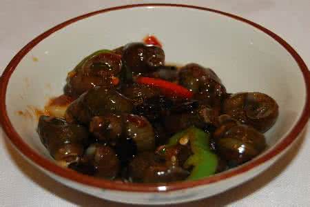 石螺怎么炒里面才入味 炒石螺入味秘诀 大师视频 | 把香酥鸭烧至入味，你需要这份赵新林大师的锁味秘诀