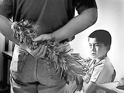 飞踹女童 女大学生飞踹4岁女童:当“熊孩子”遇上“大熊孩子”,到底谁该踹谁?