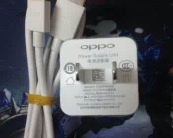 oppor7充电器 oppo r7电用光后插上充电器不能开机怎么办？