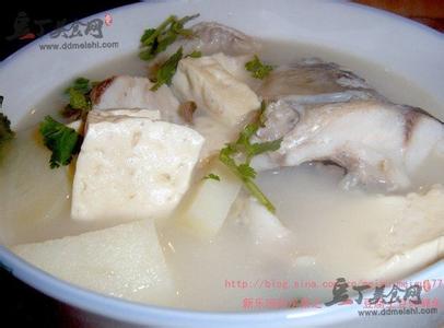 鲤鱼炖豆腐 豆腐土豆炖鲤鱼