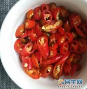 形容好吃的停不下来 辣椒这样做太好吃了，越吃越想吃，完全停不下来，试了您就知道
