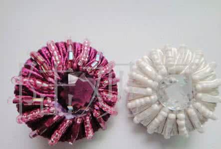 钩针胸花 美丽的钩花----制作胸花和钮扣花