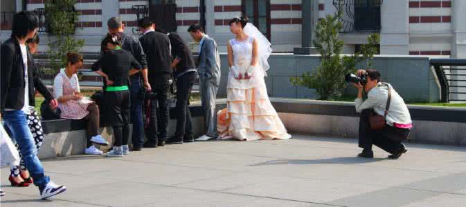 婚礼摄影师一场多少钱 婚礼拍摄：新娘子希望摄影师知道的五件事