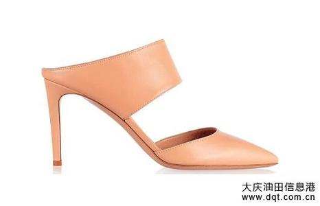 鞋柜 一双鞋宽度 据说鞋柜必备这10双鞋,你有几双了?