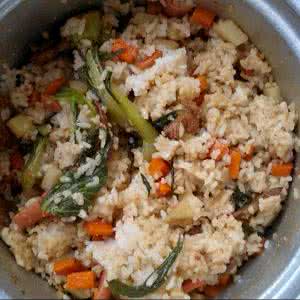 懒人电饭锅焖饭做法 【懒人必备】美味又营养的焖饭做法，有电饭锅就行～