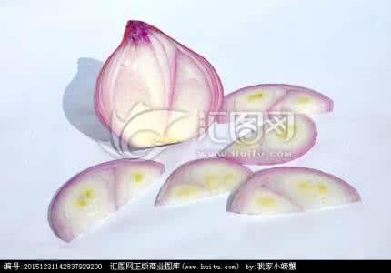 形容食材新鲜的句子 形容食材新鲜的句子 种盆洋葱在窗台，吃的时候取一个，每天都是新鲜食材！