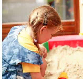 孩子叶子领毛衣的织法 育儿看:叶子也可以如此玩,带孩子去捡落叶吧!