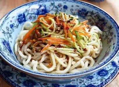 压饸饹机 压饸饹机 压饸饹——老大同美食