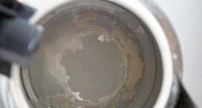 水壶里的水垢如何去除 如何清除水壶里的水垢