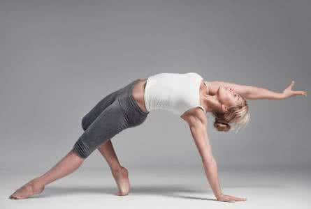 如何开始自学瑜伽 如何开始自学瑜伽 如何自学瑜伽呢