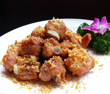 椒盐排骨的做法 美味的椒盐排骨