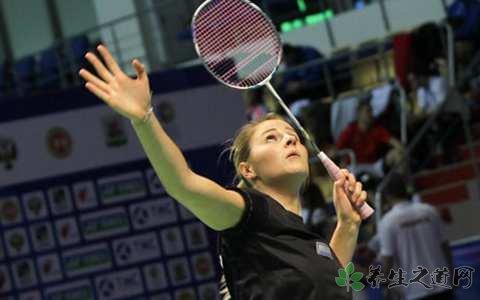 打羽毛球注意事项 打羽毛球要注意什么 羽毛球健身需要注意什么