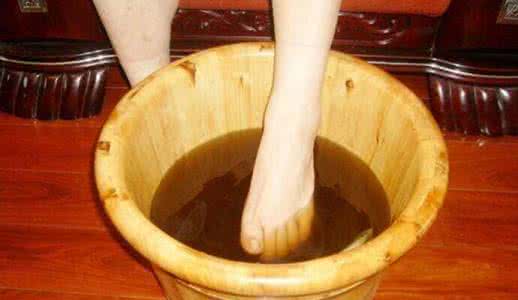 泡脚降血糖 泡脚有助降血糖