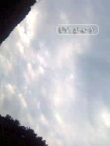 一抹蓝 天空一抹蓝,一抹忧伤