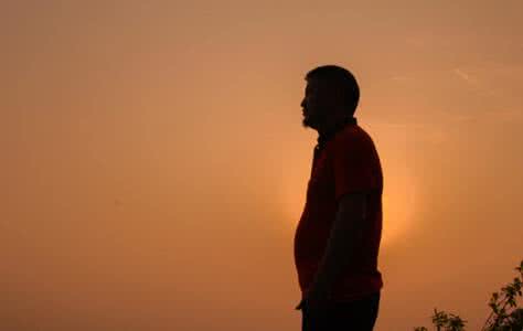 有一种心累叫人到中年 人到中年，我们为什么这么累？