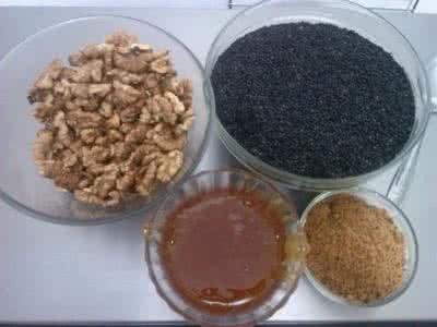 黑芝麻黑豆核桃粉危害 怀孕可以吃芝麻核桃糖吗?怀孕吃什么比较好