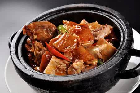 砂锅啤酒鸭 【砂锅菜】砂锅酱香啤酒鸭