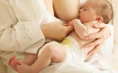 哺乳期妈妈腹泻怎么办 哺乳期腹泻怎么办 哺乳期妈妈一时嘴馋吃这个,导致孩子严重腹泻被送医院挂水!