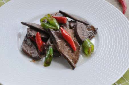 孤独的美食家蒜香蘑菇 简单美食做好也需小技巧----蒜香猪肝