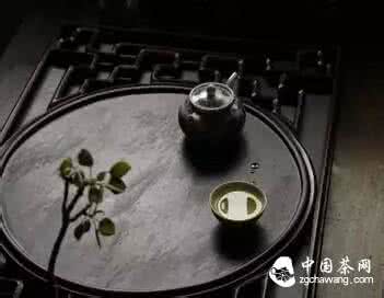 慢下来的时光满分作文 把世界泡进茶里，让时光慢下来