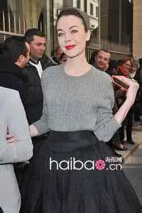 俄罗斯头巾舞 俄罗斯头巾女秒杀时尚圈