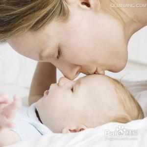 爸爸妈妈亲吻视频大全 妈妈亲吻宝宝视频大全 亲吻宝宝时应该注意什么