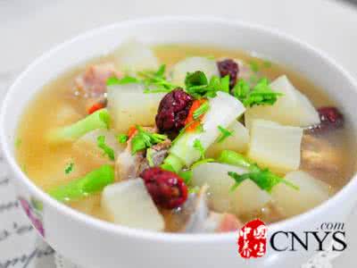 炖排骨汤的家常做法 炖排骨汤的家常做法 营养大补汤教大家
