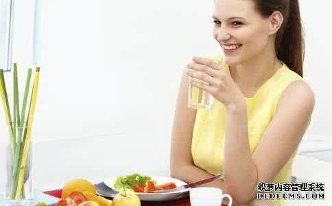 去除黄褐斑的小窍门 去黄褐斑4个饮食小窍门 不用护肤品也可以赶走黄褐斑