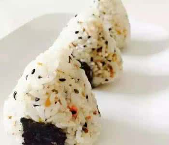 米饭配菜的做法大全集 好吃到不需要配菜的米饭做法，不说了，口水忍不住了~