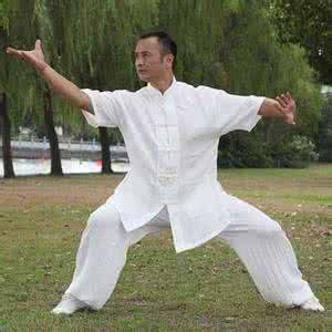 练气功静心的音乐 练太极如何放松 先静心在平气